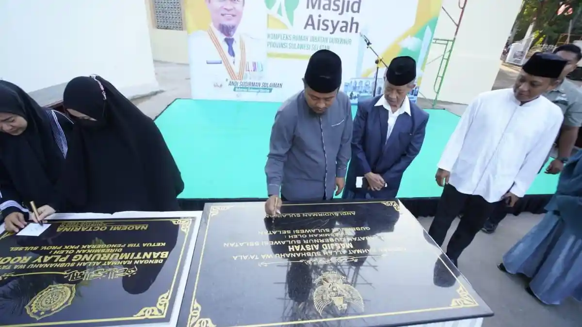 Dua Hari Lagi Turun Tahta, Sudirman Resmikan Masjid Aisyah Rujab Gubernur Sulsel, Anggaran Rp10 M