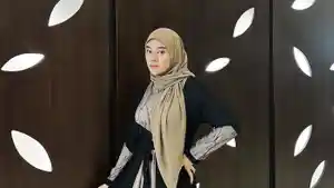 Clara-Shinta-mengenakan-hijab.jpg