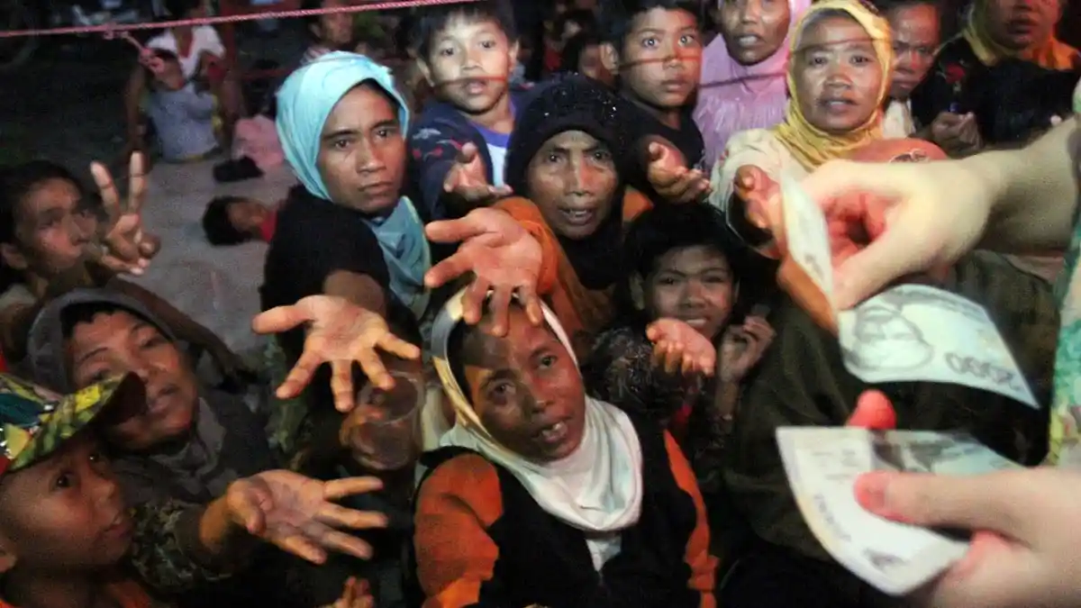 Rakyat Miskin Akibat Berbagai Kebijakan Pemerintah