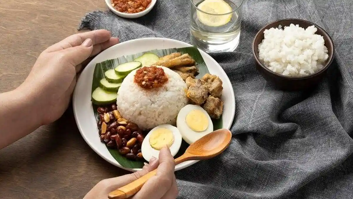 5 Tips Berat Badan Turun Tapi Tetap Makan Nasi, Pilih Jenis Beras dan Cara Masak yang Tepat