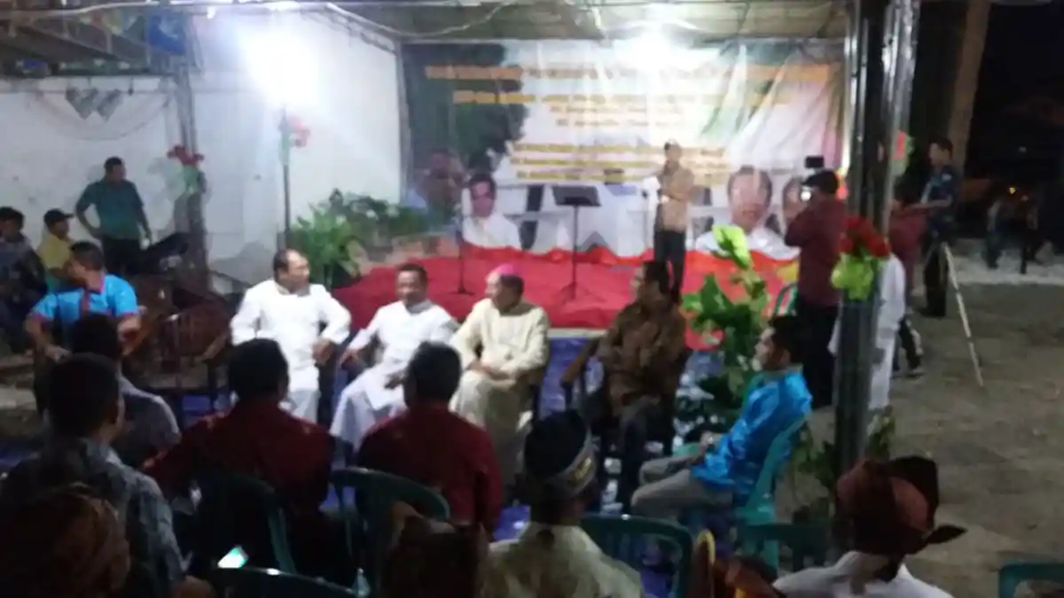 Misa Penyambutan Pastor Paroki Penfui, Uskup Turang Pesan Layani Umat Dengan Baik