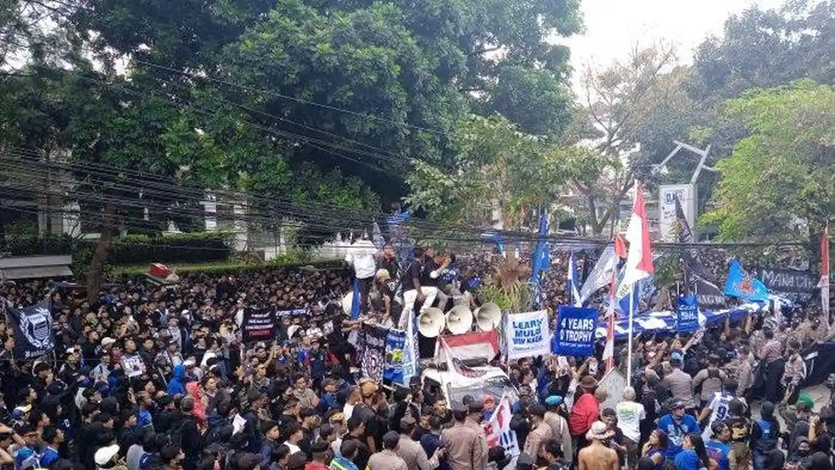 UCAPAN BOBOTOH Pasca Robert Alberts Resmi Dipecat Dari Persib Bandung 10 Agustus 2022
