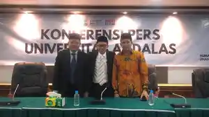 Wakil-Rektor-II-Unand-Hefrizal-Handra-Rektor-Unand-Efa-Yonnedi-dan-Khairul-Fahmi.jpg