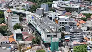 Pembangunan-salah-satu-stasiun-dalam-pembangunan-LRT-Jakarta.jpg