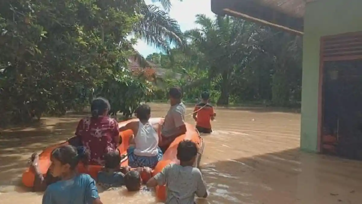 POPULER SUMBAR: Gunung Marapi Erupsi Lagi dan Banjir Terjang Dharmasraya