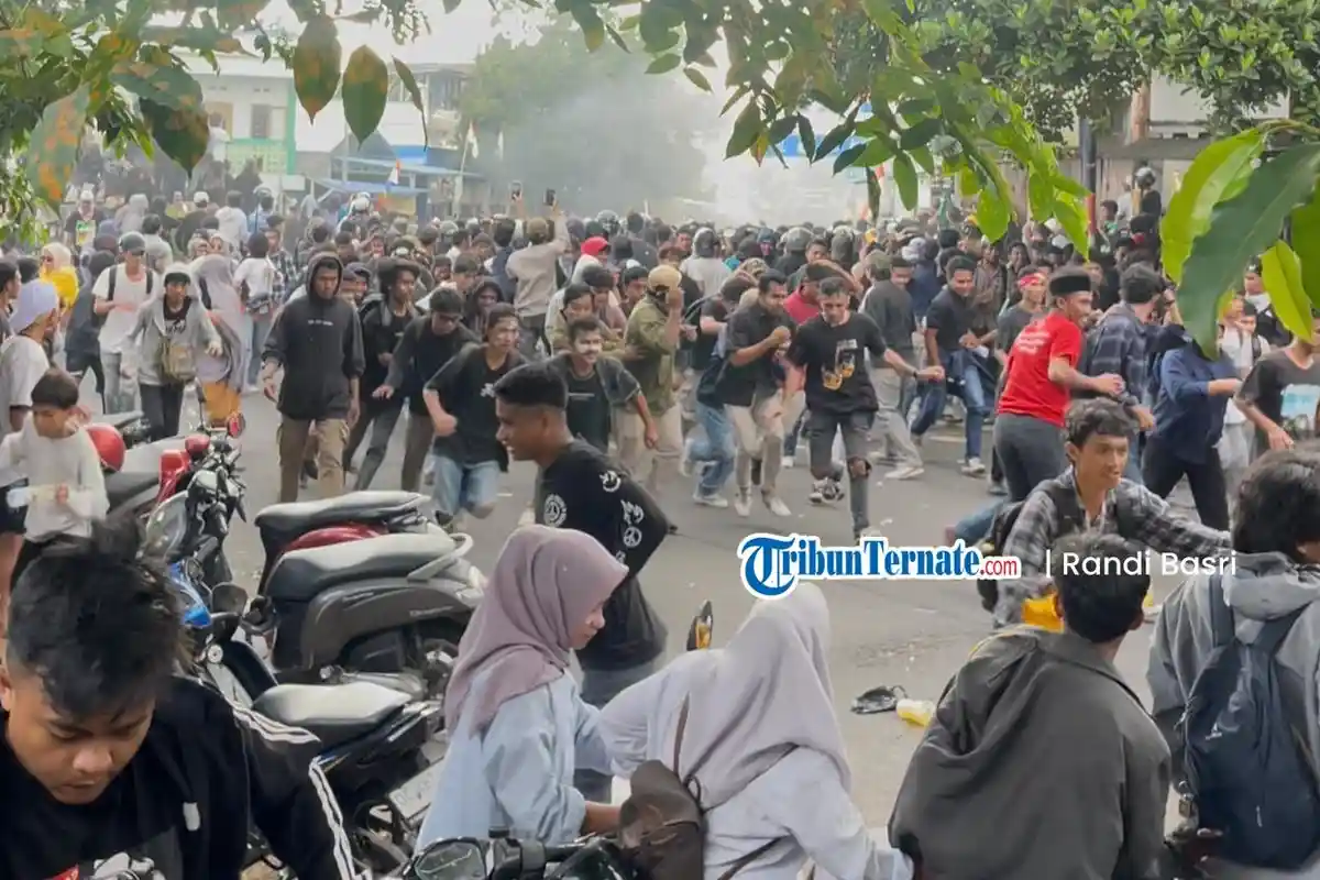 Unjuk Rasa di Ternate Ricuh, 14 Mahasiswa dan 2 Anak Sekolah Diamankan