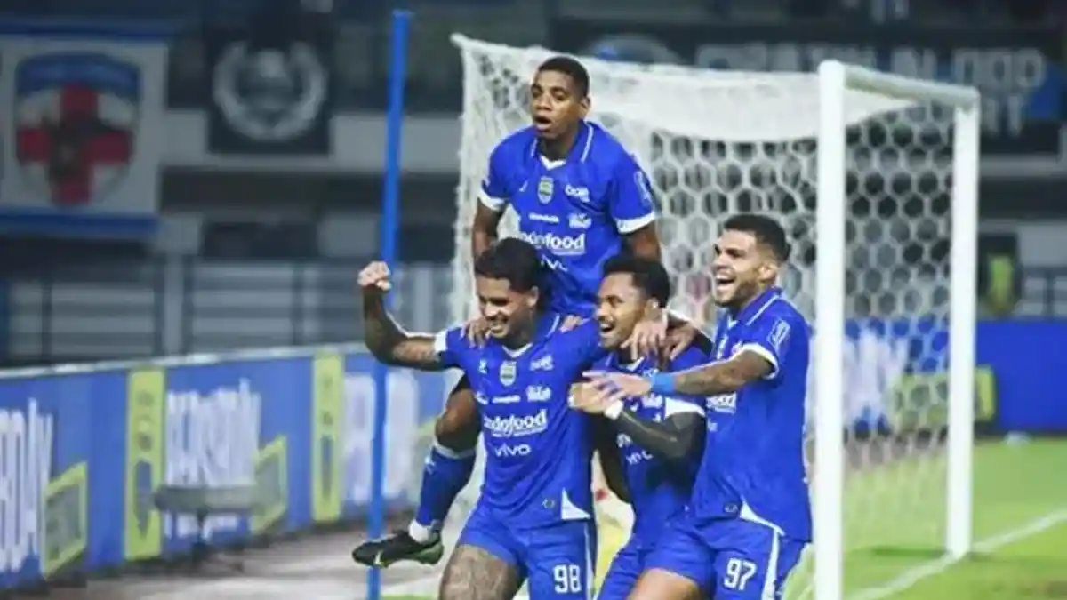 Prediksi Susunan Pemain Persib vs Persebaya di Surabaya: Duo Predator Siap Terkam Bajul Ijo