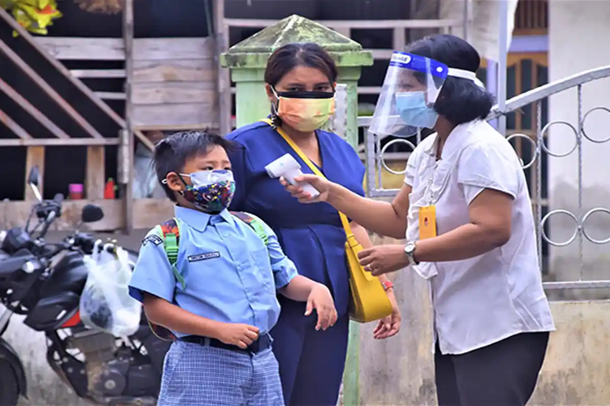 Kisah Haru Guru di Sintang Kalbar Gelar Pembelajaran Tatap Muka Setelah 2 Tahun Sekolah Online
