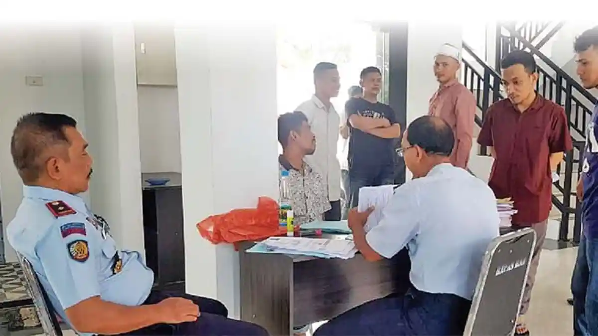 14 Napi Bebas Bersyarat      