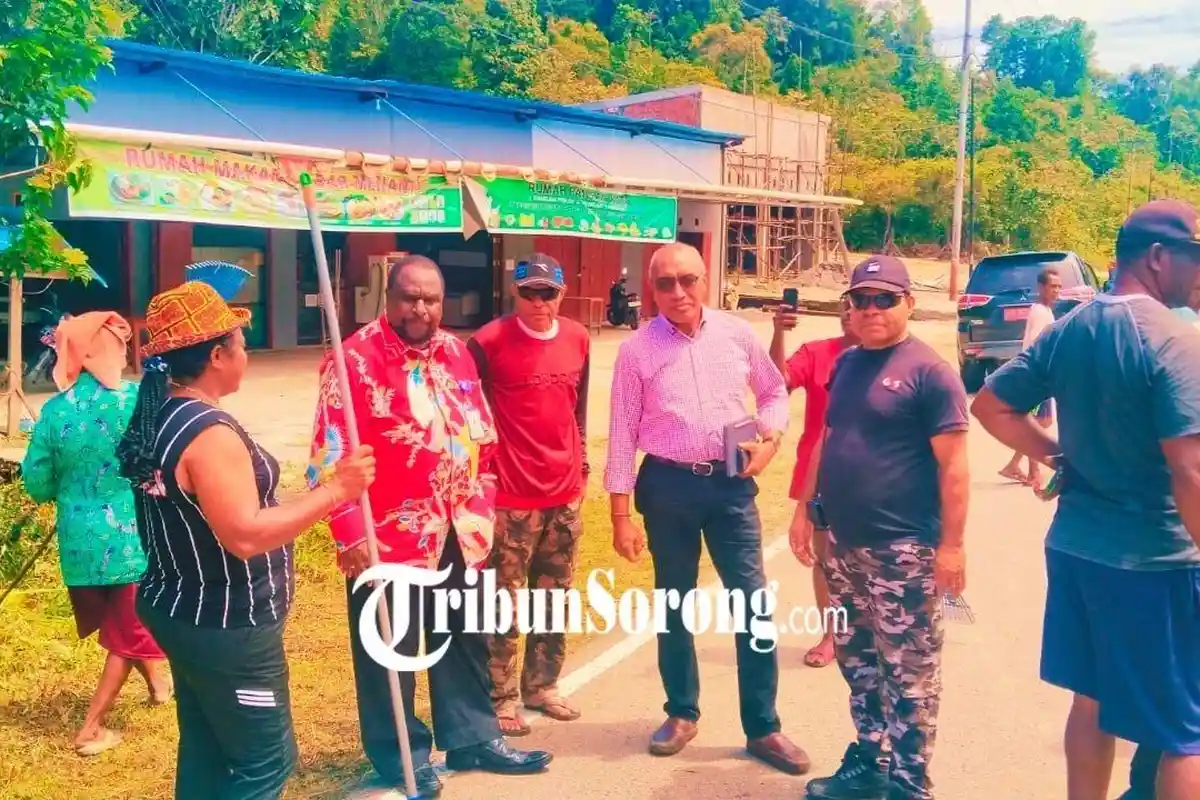 Gotong Royong Sambut HUT ke-80 RI, Maybrat Bersih-bersih Serentak