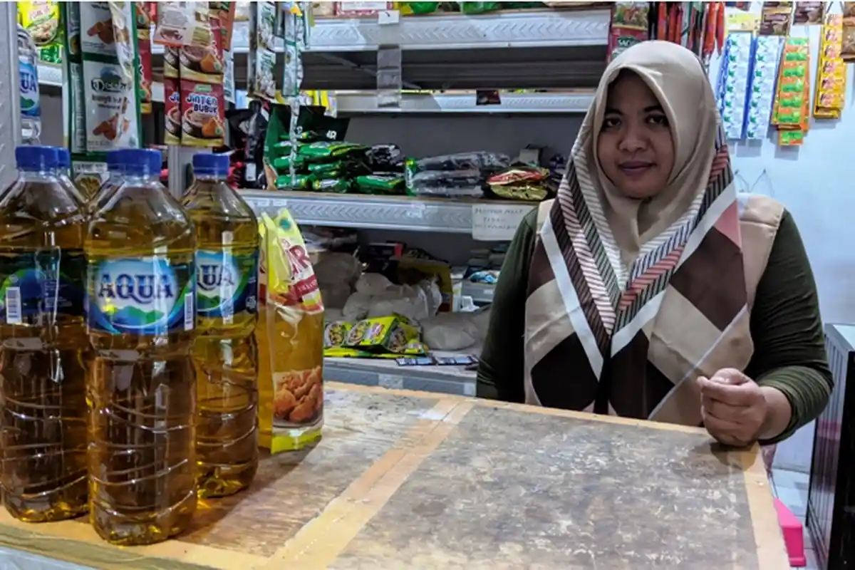 Minyak Goreng Masih Langka, Segini Harganya di Pasar Puri Baru Pati