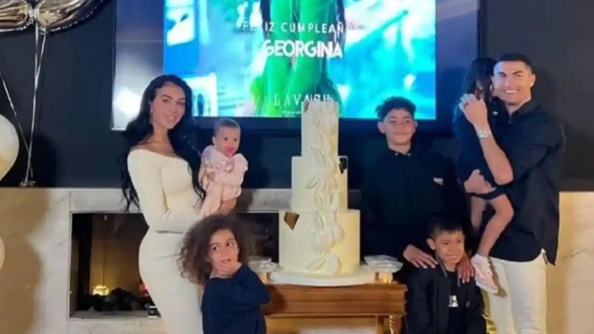 Georgina Rodriguez Rayakan Ulang Tahun Bersama Cristiano Ronaldo dan Anak-Anak di Riyadh