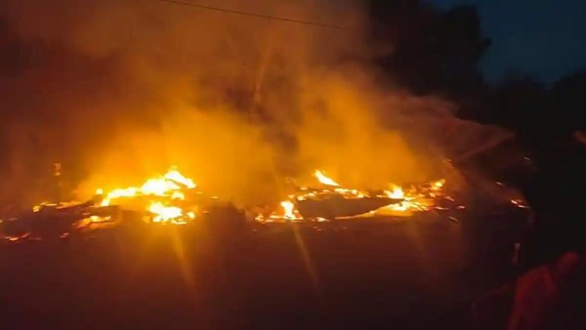 Kata Saksi Mata Kebakaran di Kolaka Sulawesi Tenggara, Dua Rumah Hangus Terbakar Dilalap Api
