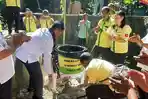 Aksi ke Dampak, Pemuda Katolik Rote Ndao Dukung Mbule Sio Lewat Bantuan 2 Tong Sampah