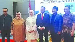 Ismail-Rasyid-resmi-bergelar-doktor.jpg