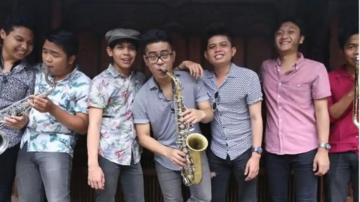 Chord Gitar Lagu Mawar Jingga - Juicy Luicy