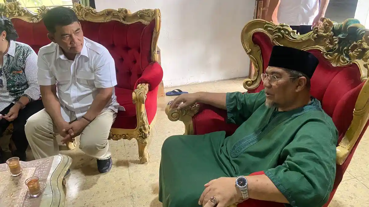 Yulius Komaling Temui Pimpinan Majelis Dzikir Nurul Khairat Sulawesi Utara
