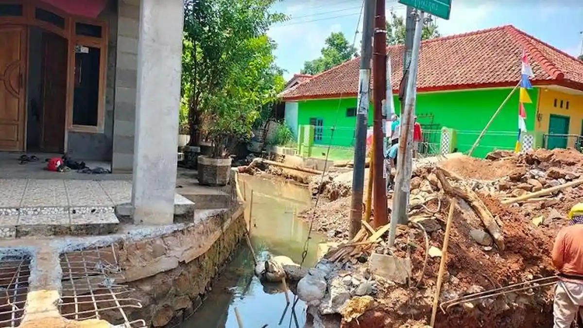 Tersendat, Progres Pengerjaan Proyek Drainase Kalisalak Batang Minus 5,9 Persen