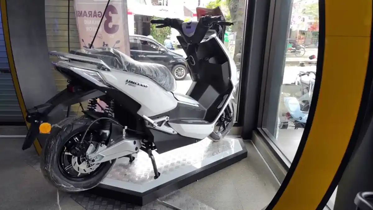Beli Motor Listrik Banjir Hadiah, Datang Saja ke Kantor Sub Store United E Motor Kudus