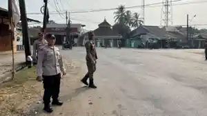 Penyekatan-massa-aksi-unjuk-rasa-di-wilayah-Kecamatan-Cariu-Kabupaten-Bogor.jpg