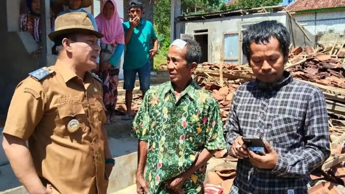 Angin Kencang Hantam Pamekasan: Pemkab Beri Bantuan, Warga Diminta Waspada