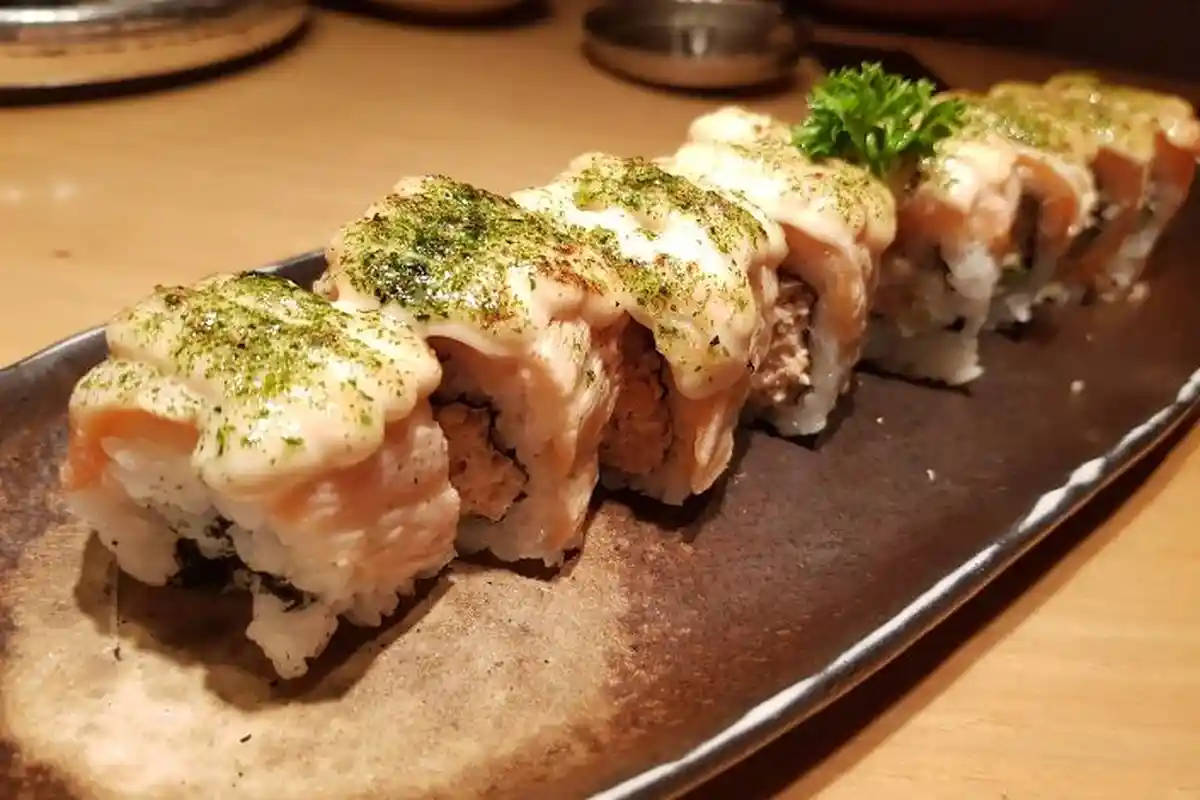 Gurihnya Salmon Belly dan Tuna Salad Crispy Mentai Khas Jepang di Resto Sushi Tei