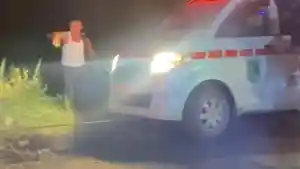 Jalan_Lintas_Sinaboi_Rohil_Menuju_Bangko_Rusak__Ambulans_Bawa_Pasien_Sempat_Terpuruk.jpg