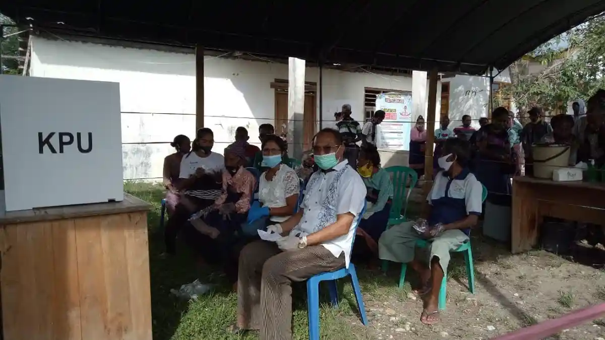 Pilkada Malaka : Pastor Paroki Kleseleon Berkati  TPS Kedesaan Kleseleon, Simak Jalannya Pilkada