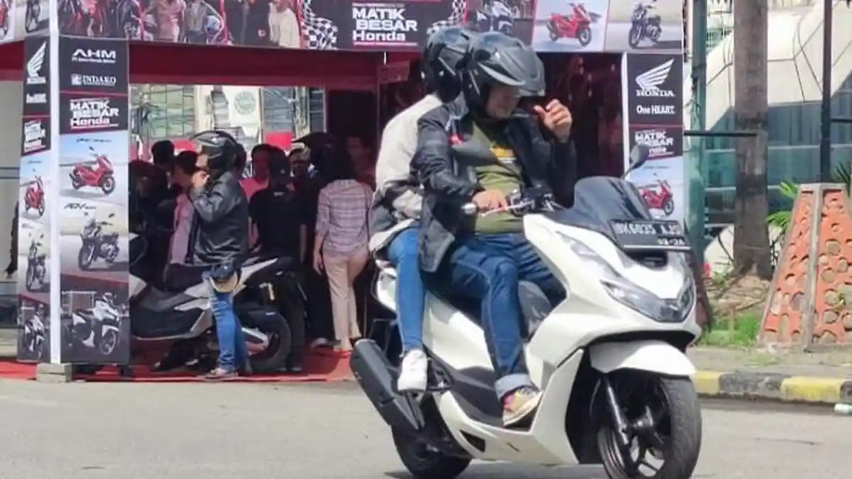 Pesona Jajaran Big Scooter Honda 160 cc Bikin Pecinta Matik Jatuh Hati