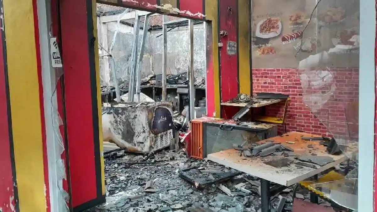 Rumah Makan Siap Saji di Jalan Kertanegara Ubung Terbakar, Diduga Api Berasal dari Selang Tabung Gas