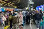 MAY-DAY-Suasana-Stasiun-Gambir-Gambir-Jakarta-Pusat-pada-Minggu-352026.jpg