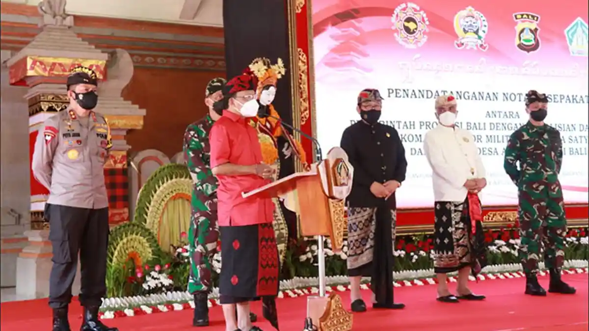 Gubernur, Kapolda, Danrem dan MDA Bali Teken Nota Kesepakatan Sistem Pengamanan Berbasis Desa Adat