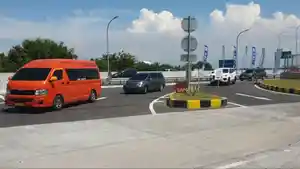 Berikut-informasi-Pantauan-arus-balik-di-Tol-Mojokerto-Surabaya.jpg