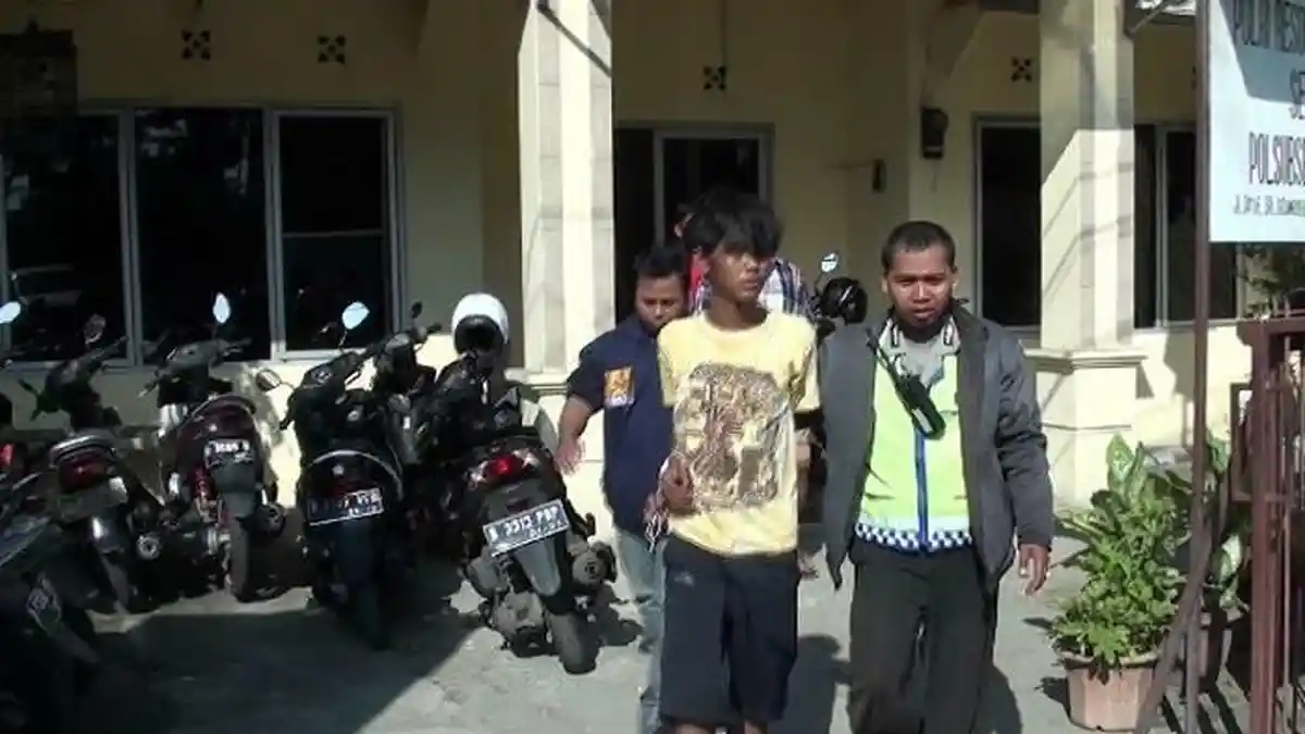 Pemuda Penuh Tato Menodong Hanya Untuk 'Ngelem'