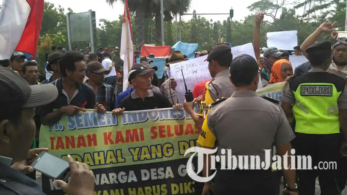 Demo Semen Gresik Tuban Tak Digubris Direksi, Warga 12 Desa Ring Satu Ancam Blokir Pintu Masuk