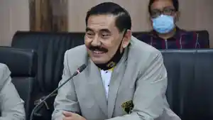 Siapa-Sebenarnya-Brigjen-Purn-Siswandi-Roy-Suryo-Sampai-Disuruh-Sumpah-Pocong-Gegara-Ijazah-Jokowi.jpg