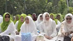 Eli-Mahrani-Ikut-Isra-Miraj-di-Kecamatan-Siabu.jpg
