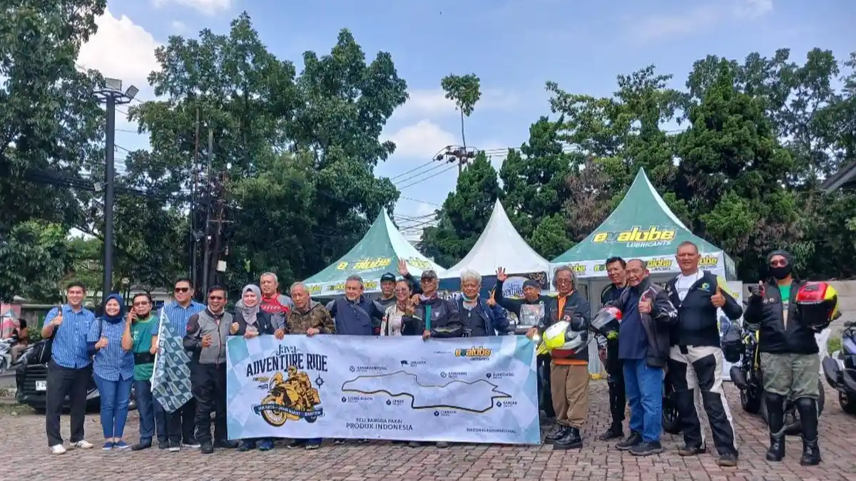 Usia 76 Tahun Tak Patahkan Semangat Chepot Hani Wiano Ikut Evalube Java Adventure Ride 2025