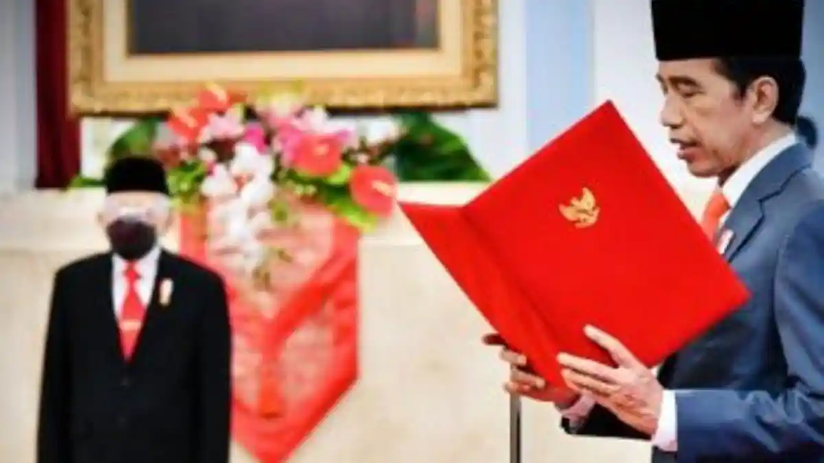 BREAKING NEWS: Resmi Reshuffle, Jokowi Lantik Bahlil Jadi Menteri ESDM Gantikan Arifin Tasrif