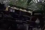 Satu Unit Dum Truk Terguling di Tanjakan Golo Ronto Manggarai Timur