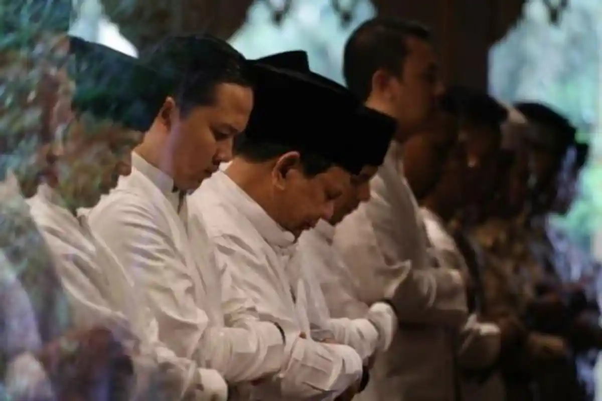 Prabowo Bakal Salat Istikharah Tentukan Cagub Jawa Tengah, Kader Internal Diminta Bersiap