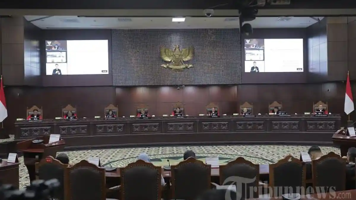 Putusan MK BEDA dalam Sehari Soal Batas Usia Capres-Cawapres, Tolak PSI tapi Kabulkan Gugatan Almas