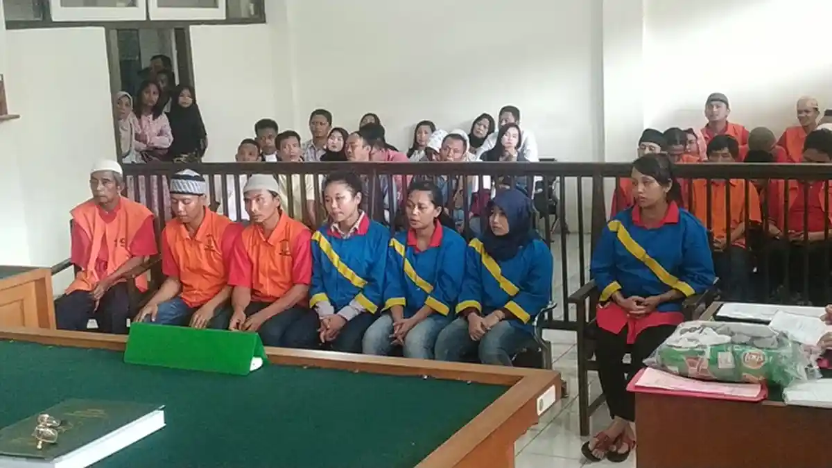 Komplotan Pencuri Emas yang Beraksi di Pasar 16 Ilir Palembang Disidang, Satu Terdakwa Sedang Hamil