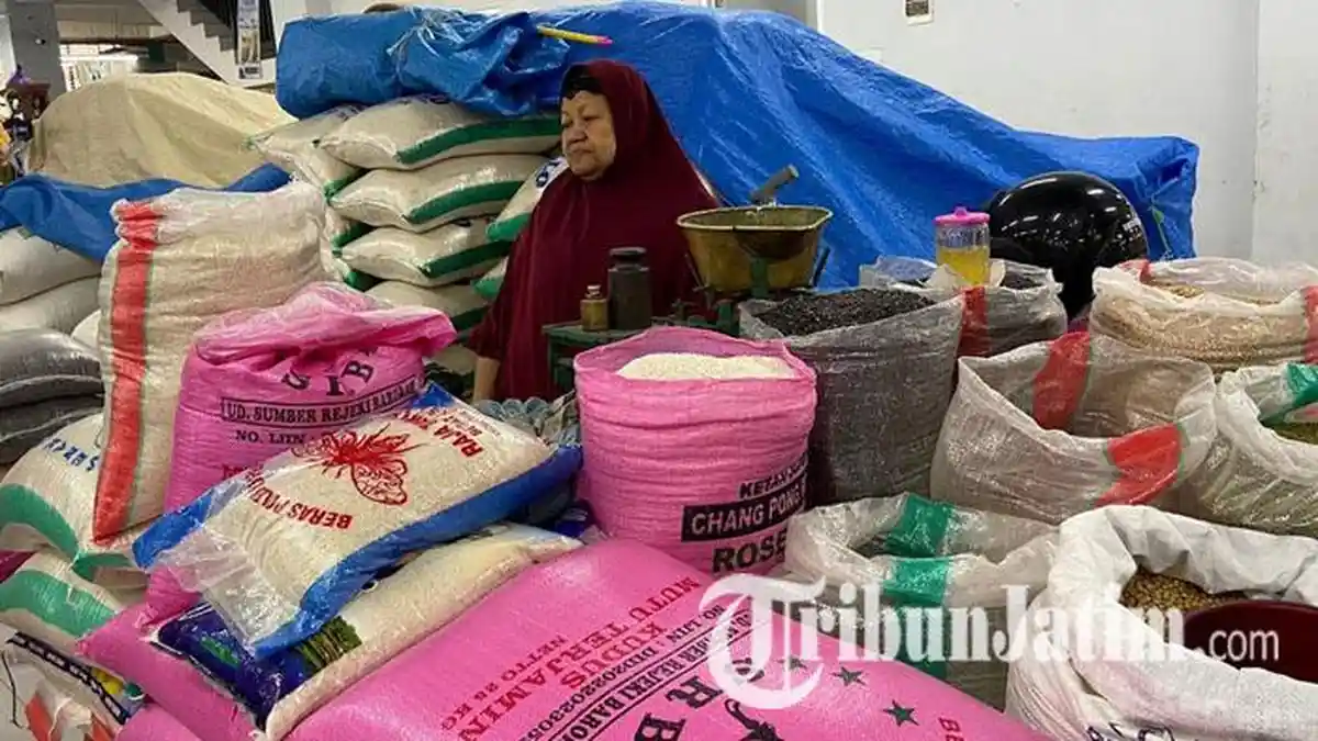 Meski Harga Beras Tinggi, Stok di Kota Blitar Dipastikan Aman sampai Jelang Ramadan 2024