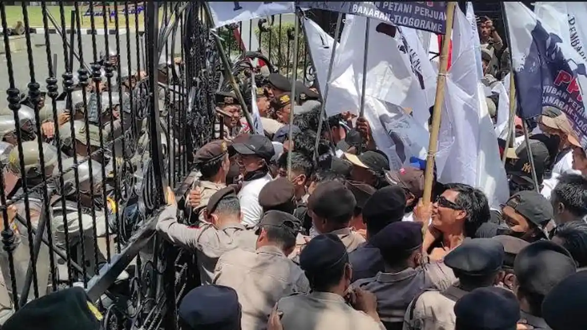 Daftar Tuntutan Para Petani Saat Unjuk Rasa di Kantor Bupati Blitar