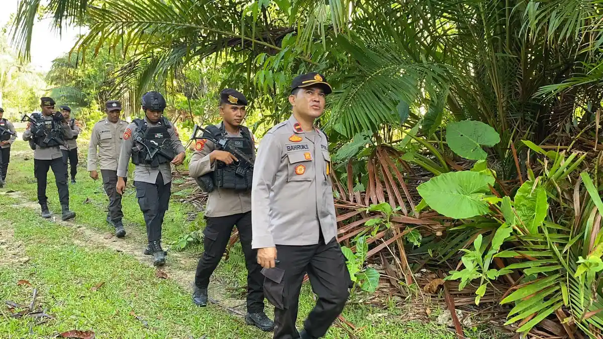 Polsek Maba Selatan Patroli Cipta Kondisi di Desa Waci Halmahera Timur