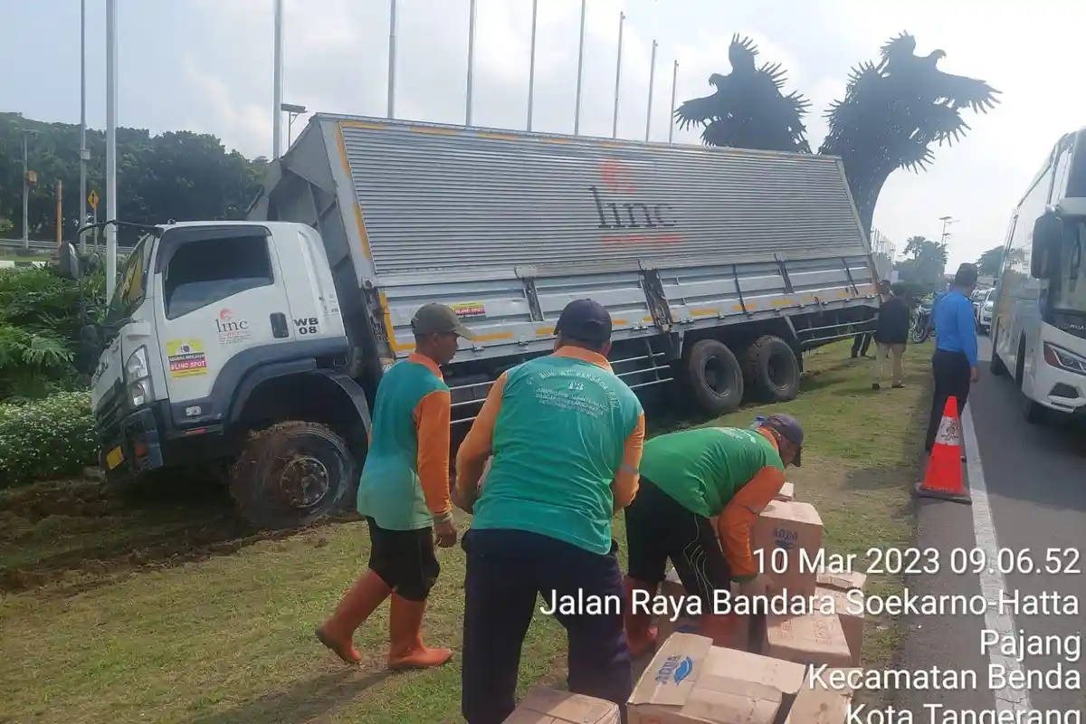 INILAH yang Menjadi Penyebab Kemacetan di Jalan Utama Menuju Bandara Internasional Soekarno-Hatta