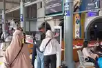 stasiun-pasar-senen-pada-h5-lebaran.jpg