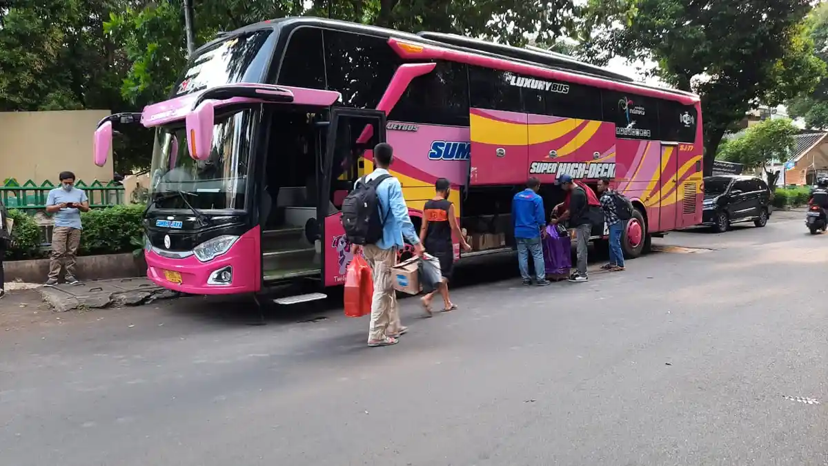 25 Kuli Bangunan Diamankan di Pasar Minggu Saat Hendak Mudik ke Tegal