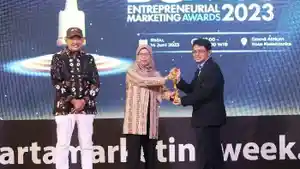 Pln-raih-penghargaan.jpg